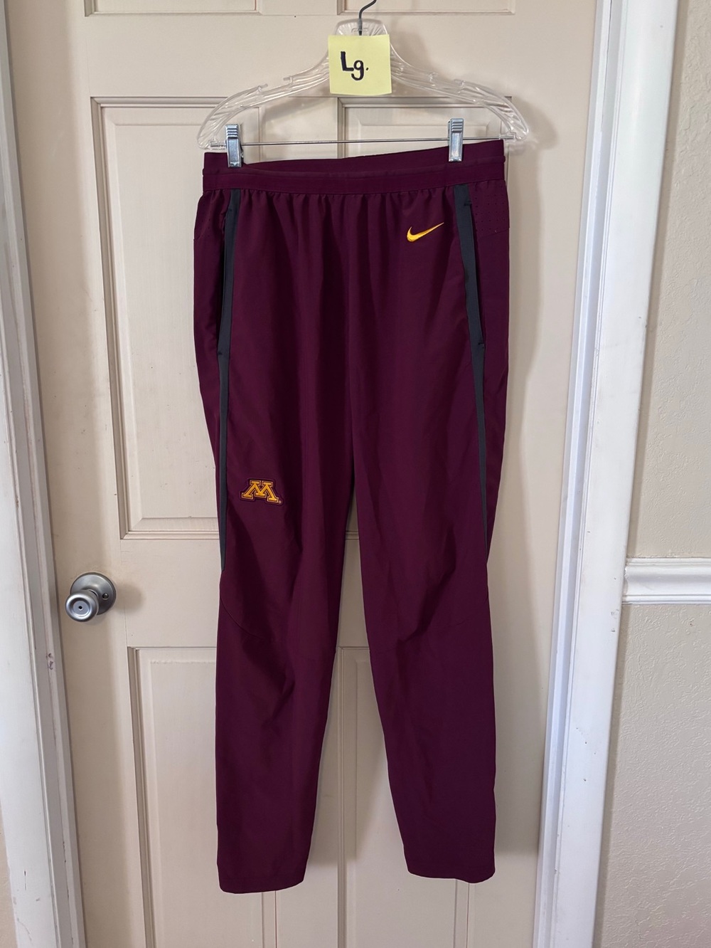 Nike MINNESOTA GOPHERS SIDELINE PERFORMANCE TRACK PANTS